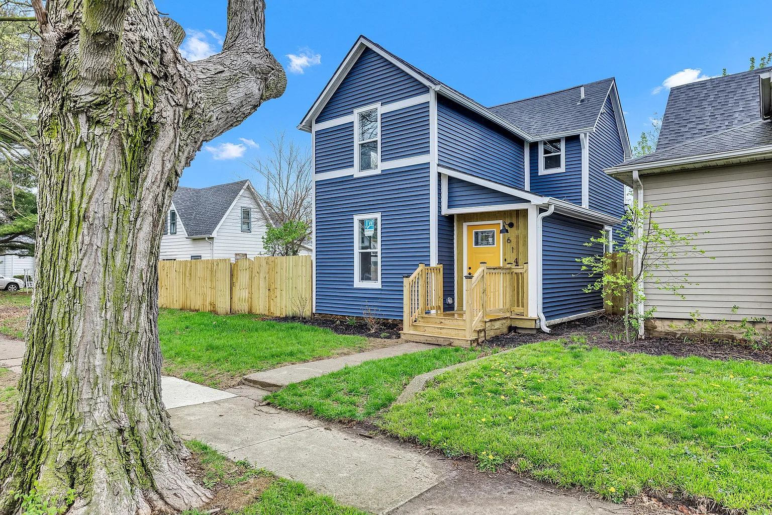 614 Park Ave photo 1