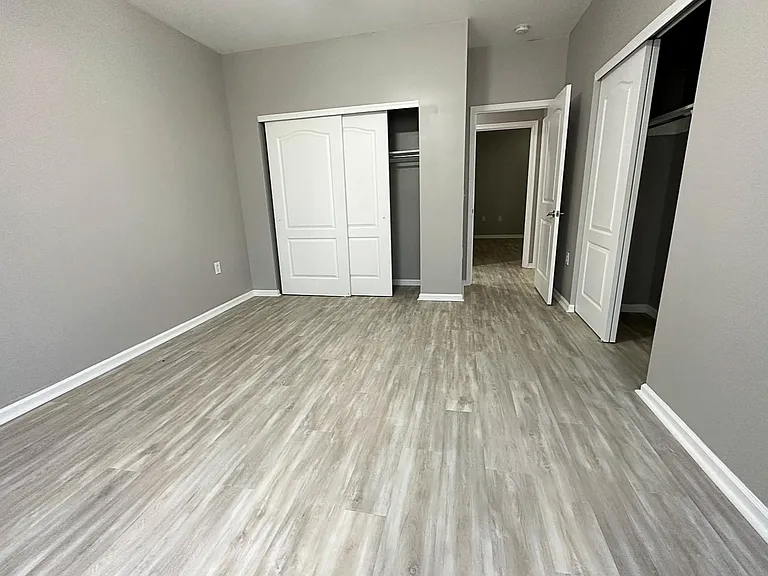 912 Southmoor Dr #203 — Photo 11