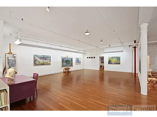 Sold by Aclawrence | media 22