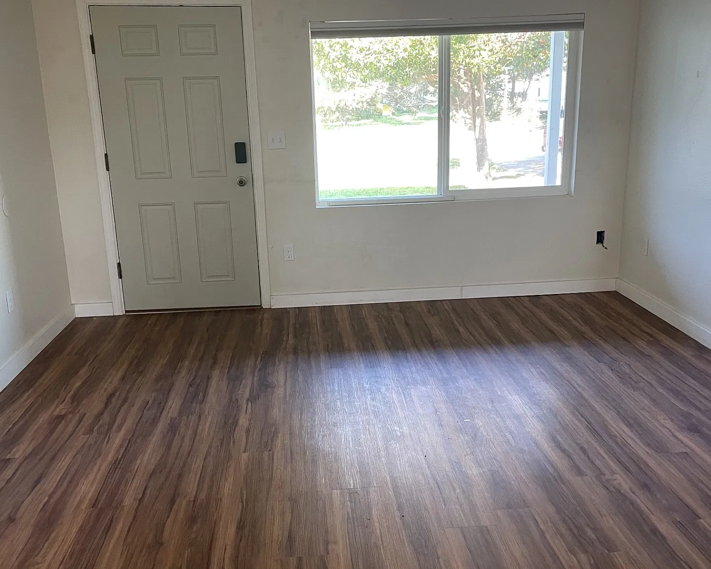 3 bed, 918 sqft, $1,950 — Photo 3