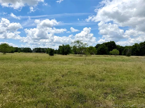 2 Pueblo Dr, Ardmore, OK 73401