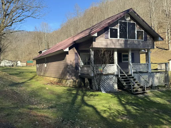 1232 Limestone Br, Harts, WV 25524