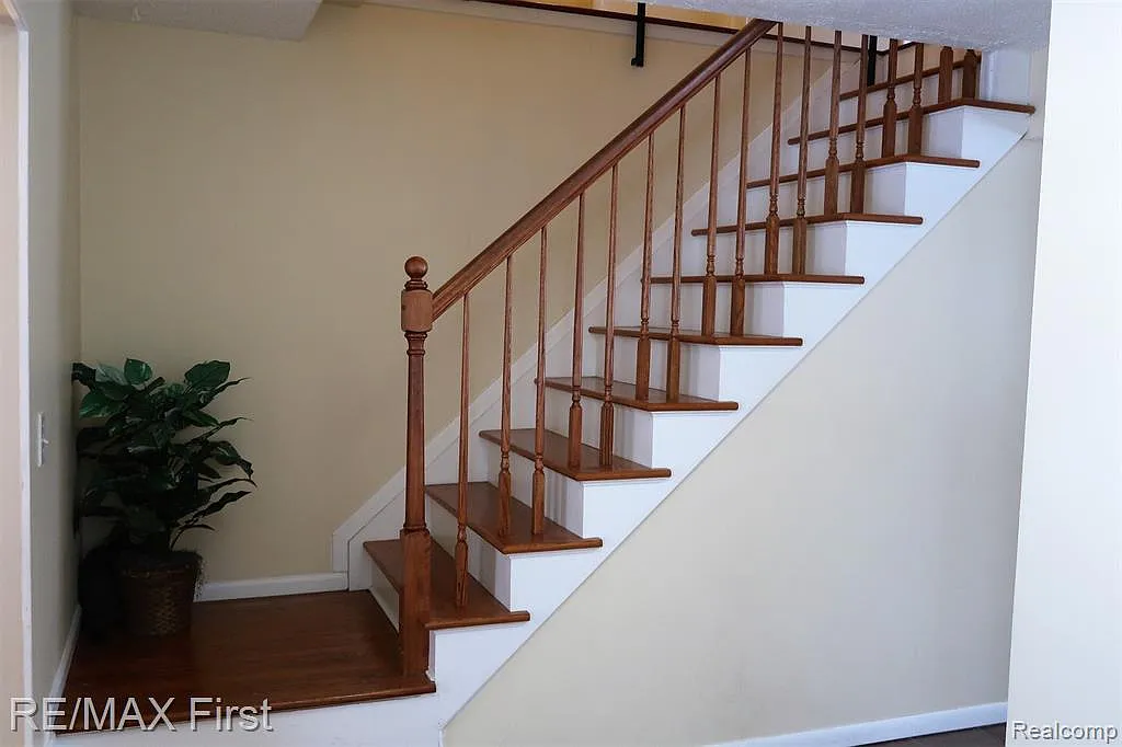4 bed, 2.5 bath, 2171 sqft, $2,500 — Photo 4