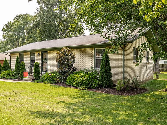 4th image of 934 Temple Ct