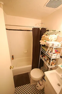 Rented by City Connections Realty | media 29