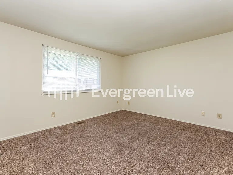 7787 Mount Hood Dr — Photo 9
