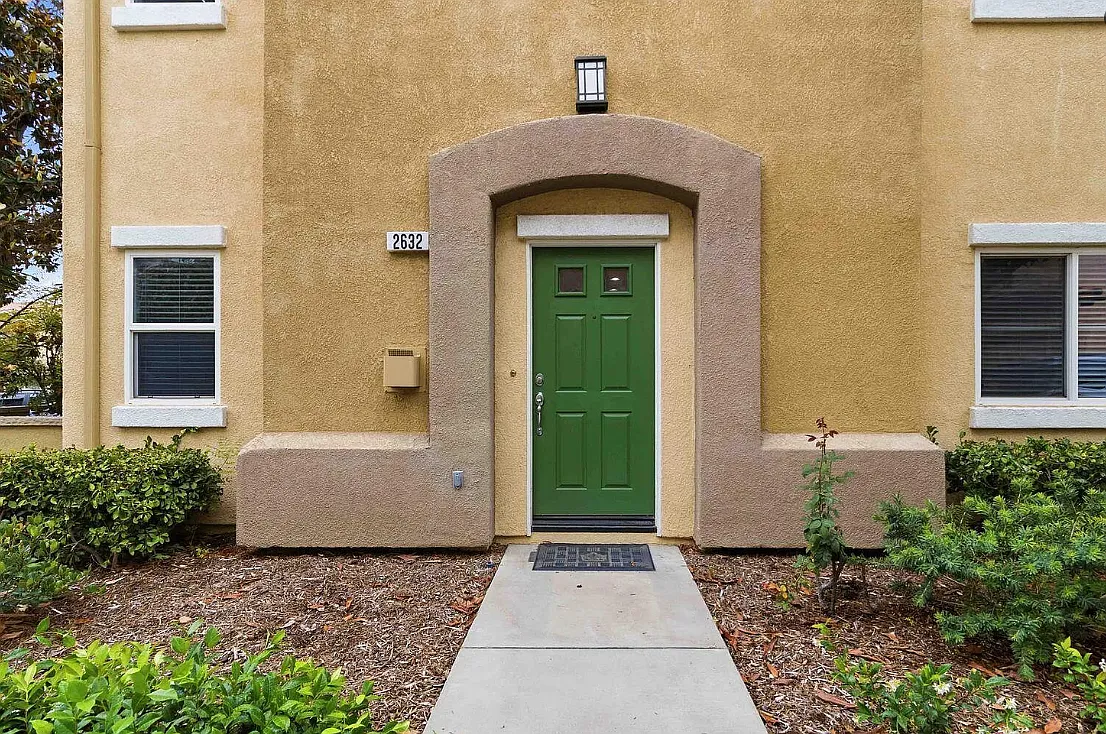 4 bed, 1785 sqft, $4,450 — Photo 2