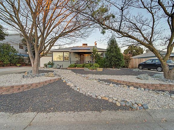 2nd image of 2434 Watson St