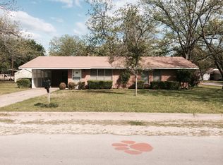 600 Wilkes St, Smithville, TX 78957