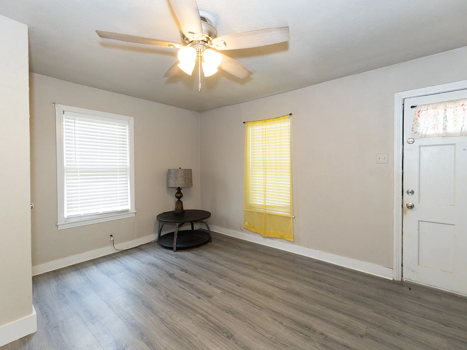 2 bed, 1.0 bath, 528 sqft, $840 — Photo 3
