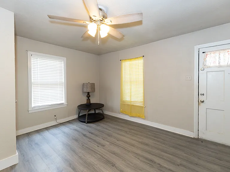 513-1 E Doddridge Ave #2 — Photo 3