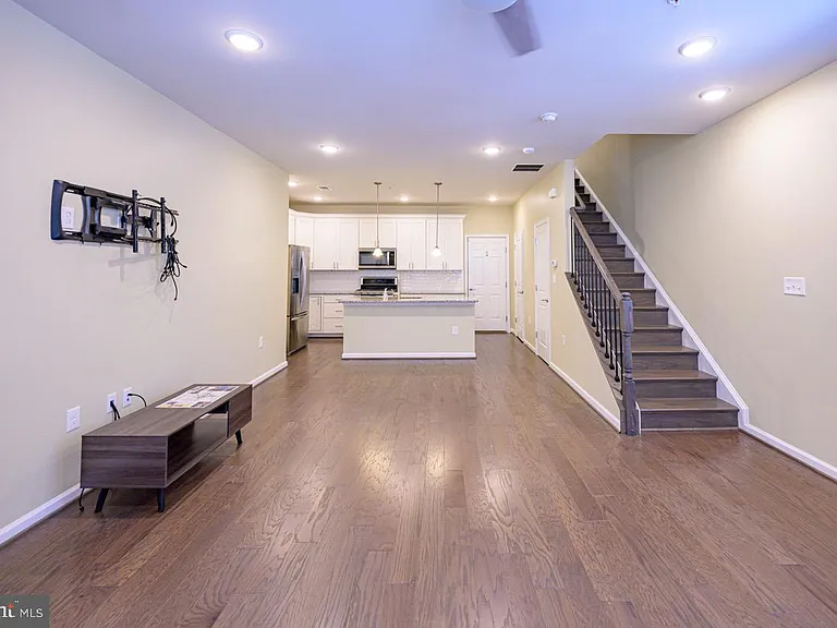 5130 Cambria Way #101 — Photo 6