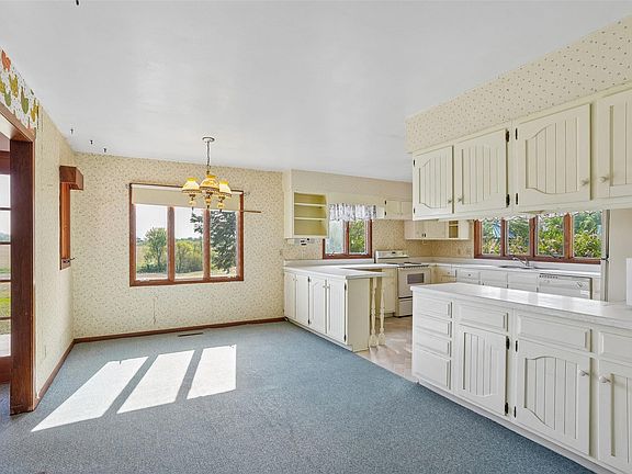 5th image of 3407 S 24th Ave W