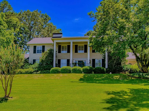 74 Robinwood Dr, Little Rock, AR 72227