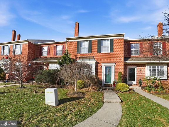 2nd image of 1405 Village Green Dr