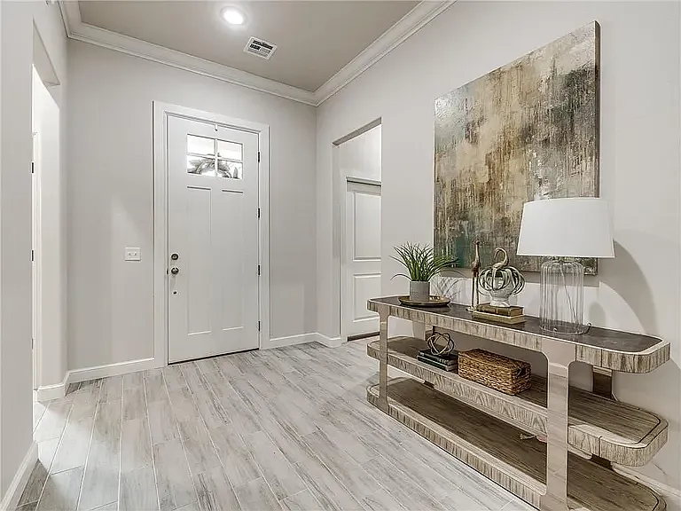 4 bed, 2143 sqft, $2,750 — Photo 2