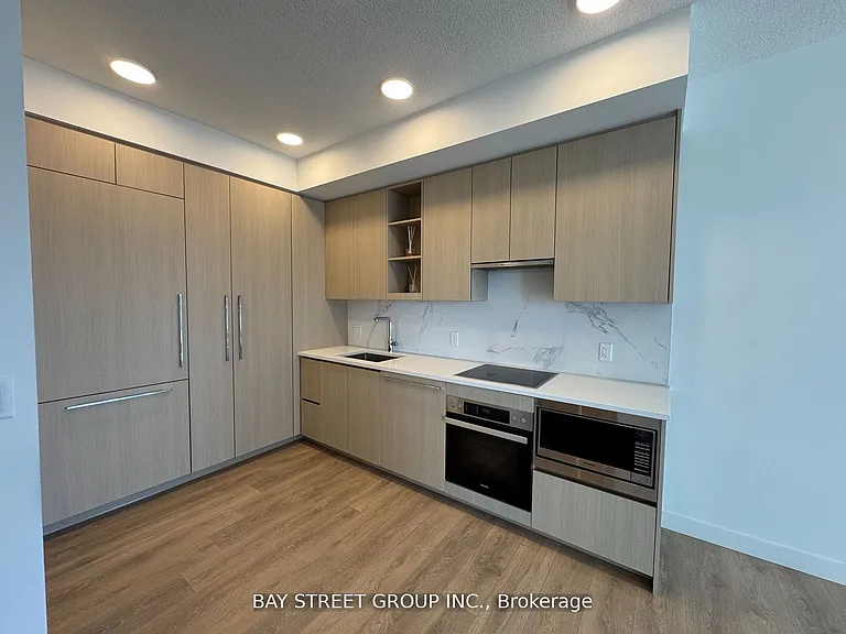 27 McMahon Dr #1512 — Photo 15