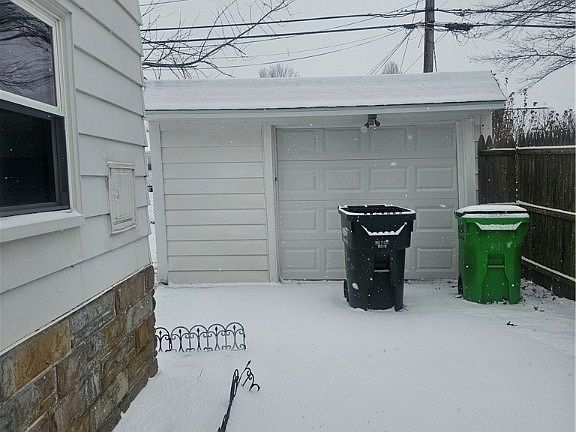 3rd image of 26470 Drakefield Ave