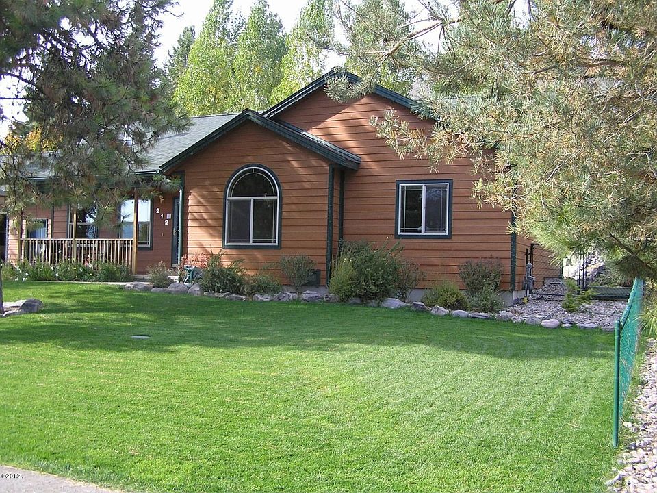 1st image of 212 Lake Hills Ct