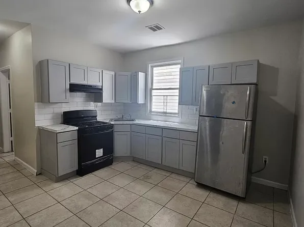 655 S 19th St #4, Newark, NJ 07103