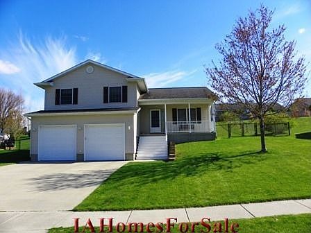 1st image of 311 W Goldfinch Dr