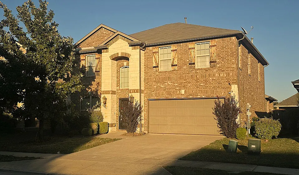 909 Lovebird Ln