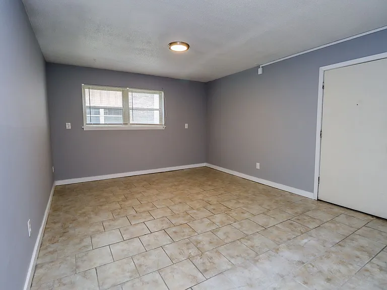 402 Lawrence Pl — Photo 26