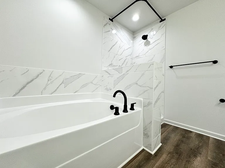 401 Austin Dr — Photo 13
