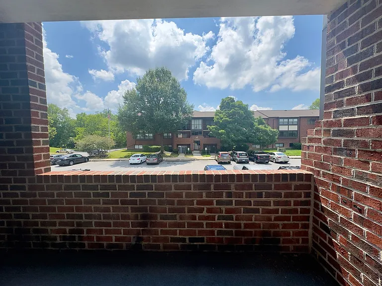 20 Juliet Ln #204 — Photo 14