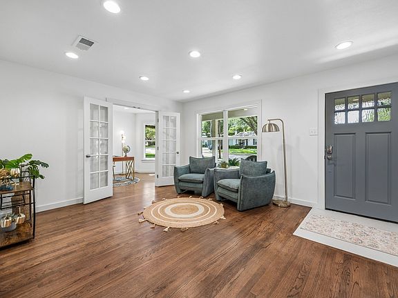 2nd image of 6718 Hialeah Dr