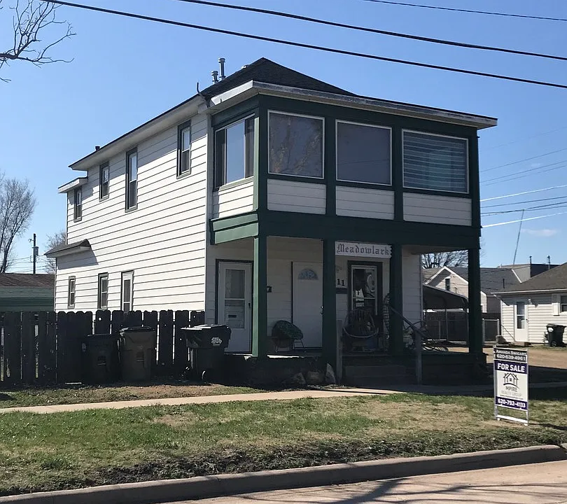 411-411 1/2 N. Clay, Hoisington