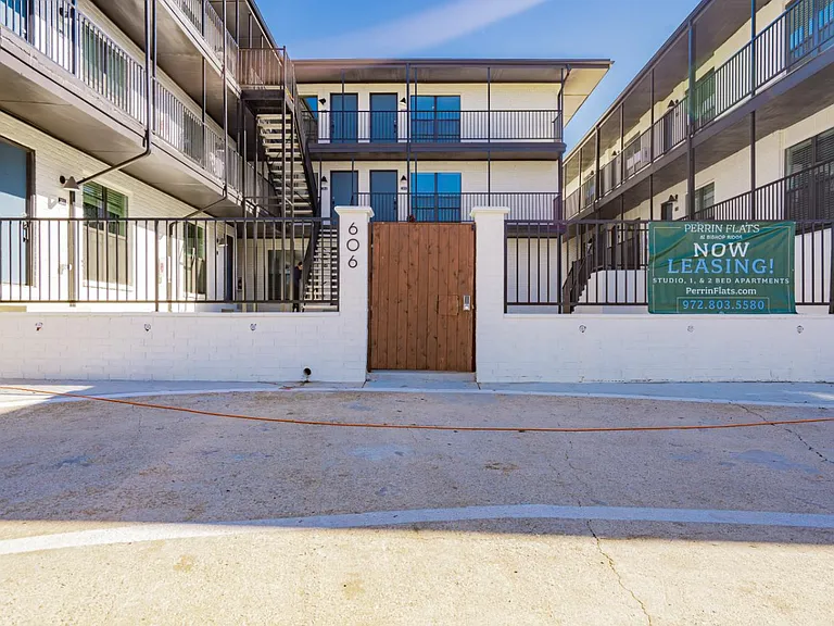 Perrin Flats at Bishop Ridge — Photo 26