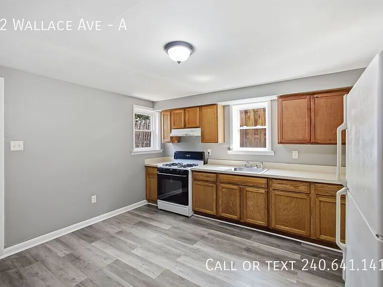 12 Wallace Ave #A — Photo 3