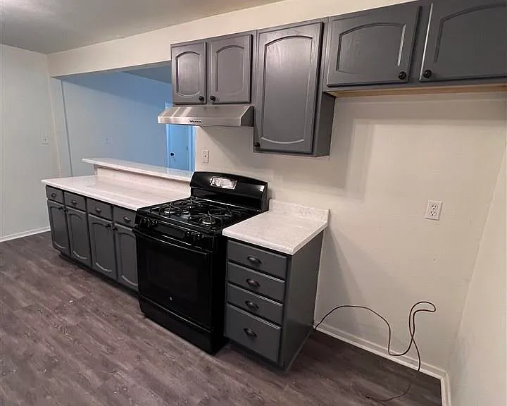 1812 McGregor Ave — Photo 6