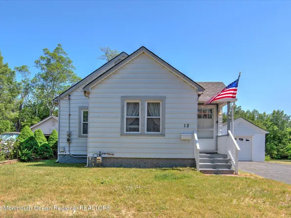 12 W Dey Street, Englishtown, NJ 07726