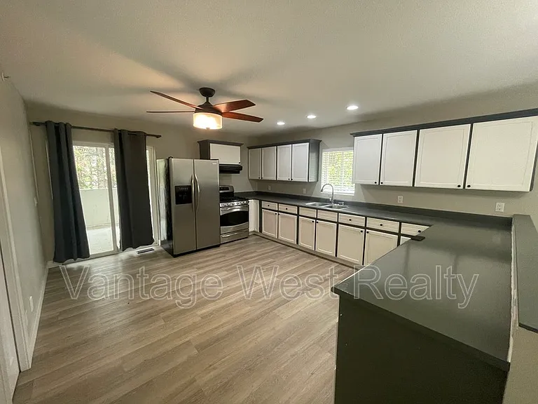 3906 Dryden Rd — Photo 13