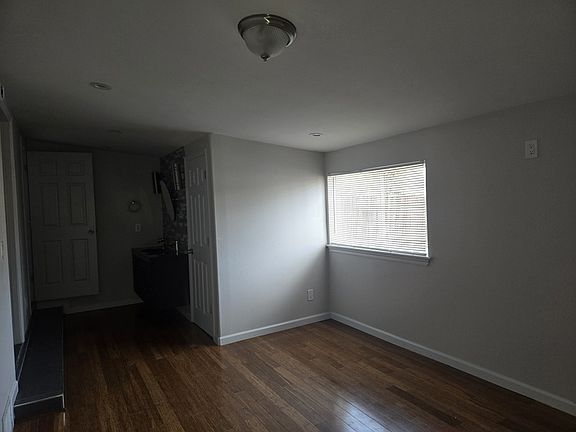 4th image of 1354 S Shoshone St