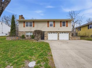 7806 NE 57th St, Kansas City, MO 64119