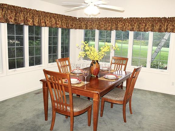 Dining area overlooking the golf course!