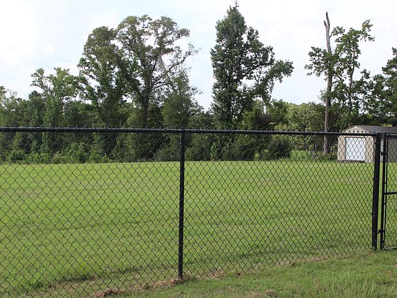 sep. fenced in backyard