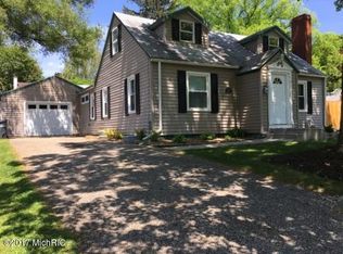 2720 Wellington Rd, Kalamazoo, MI 49008