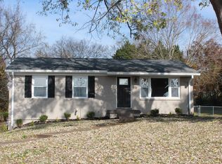 215 Hawkins Rd, Clarksville, TN 37040