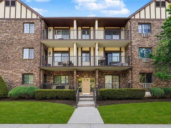 160 Devon Loop APT 2, Staten Island, NY 10314