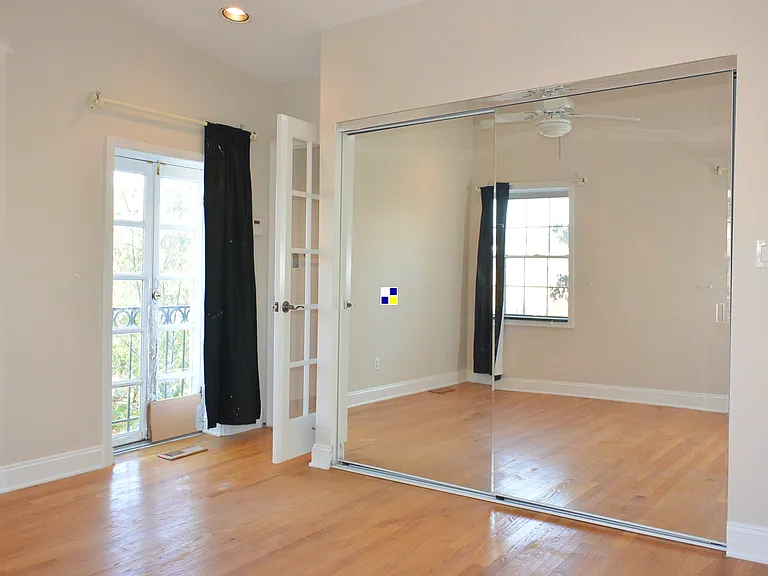 319 E Cross St — Photo 20