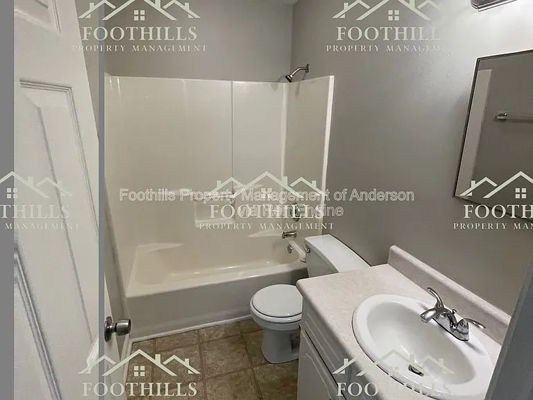 103 Ashton Ln — Photo 6
