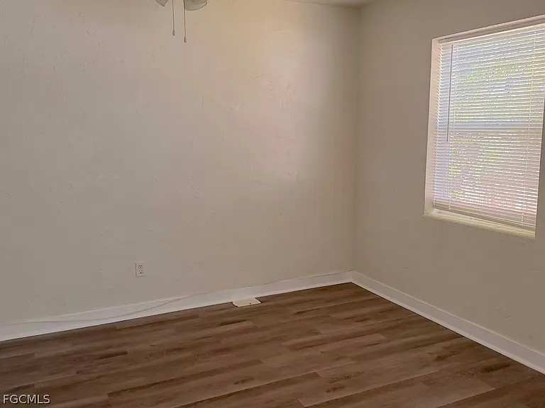 1659 Ricardo Ave — Photo 11