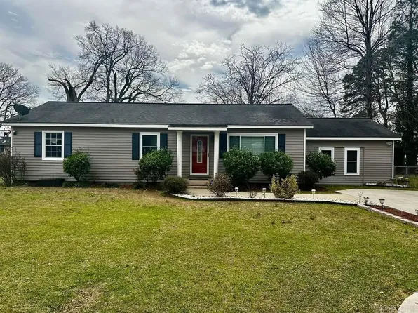 445 Nettles St, Hampton, AR 71744
