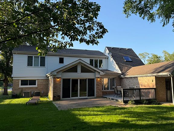 2nd image of 2283 Bellevue Pl