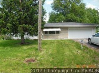 101 N Henson Rd, Villa Grove, IL 61956