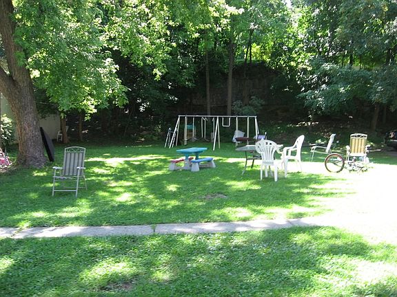 3rd image of 31-33 Diller Ave